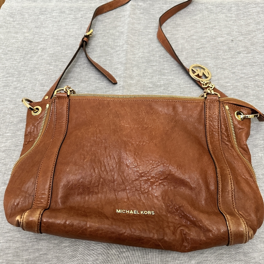 Michael kors crossbody